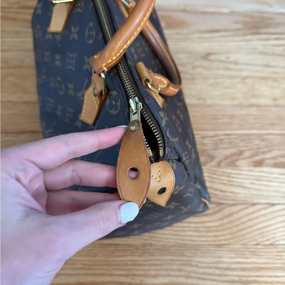 AUTHENTIC LOUIS VUITTON LV Monogram Speedy 30